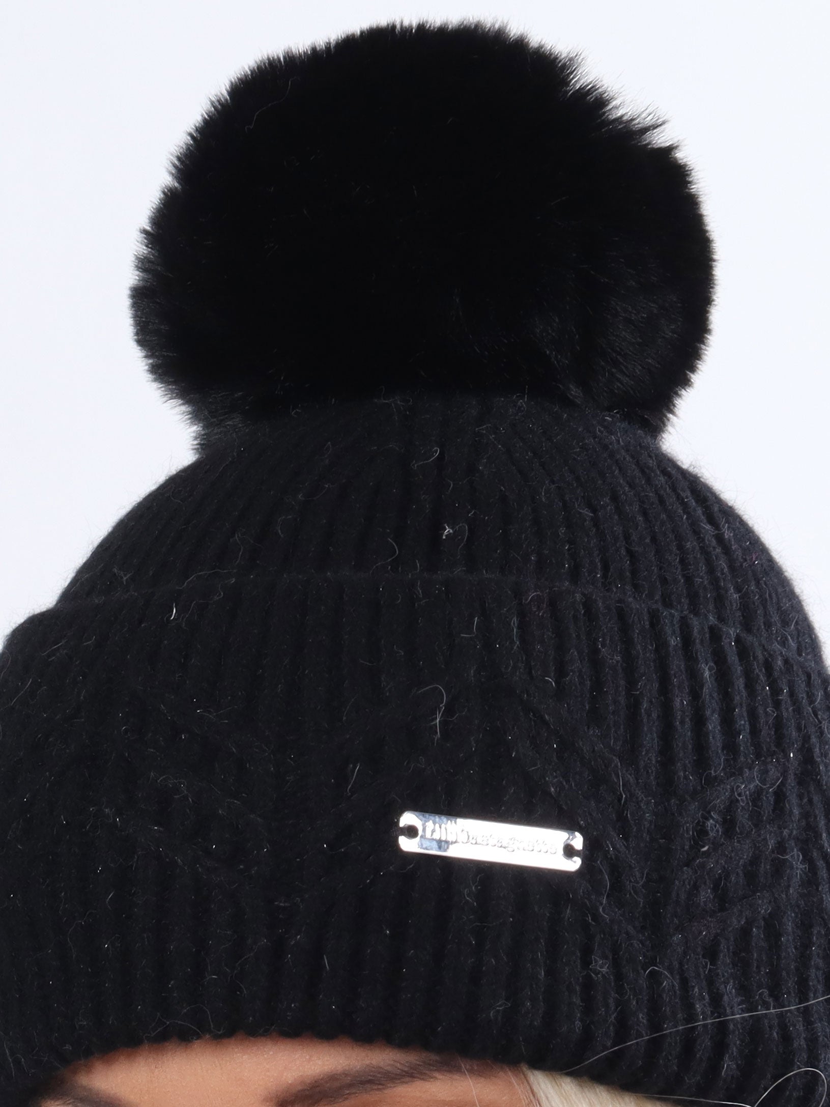 Melsi - Hue med glimmer og pompon